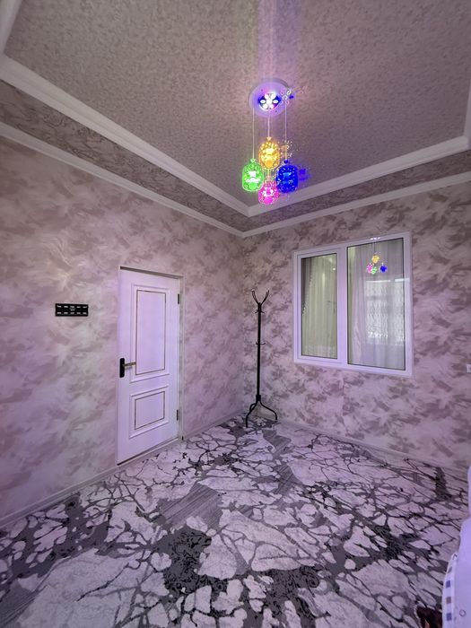 Срочно ижарага берилади оилага 2 хона 2- етаж 22- мактаб олдида