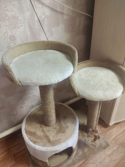 Домик для кошки в отличном состоянии