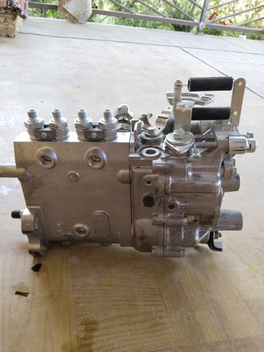 Продается ТНВД Исузи и 4 форсунки