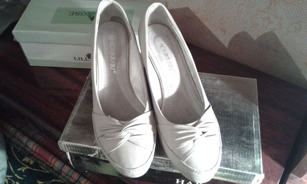 Дамски кожени обувки