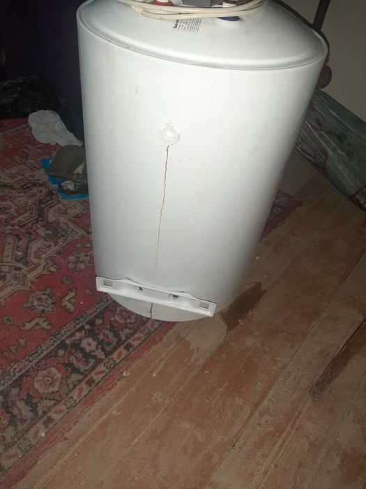 Б\у     Аристон 80литр (сув киздирувчи) сотилади.