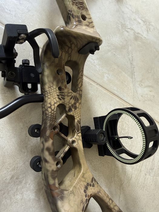 Продавам компаунден лък PSE Stinger 50 lbs – пълен комплект