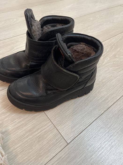 Продам зимнюю детскую обувь