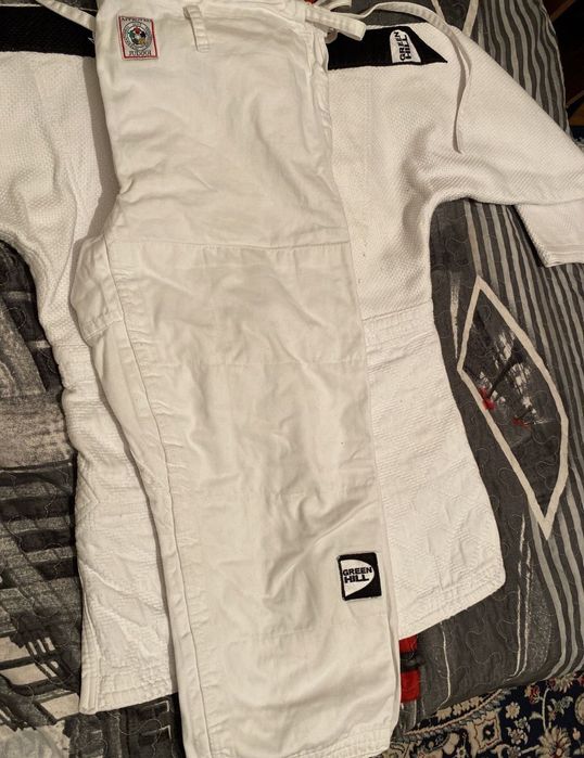 Продам кимоно !!