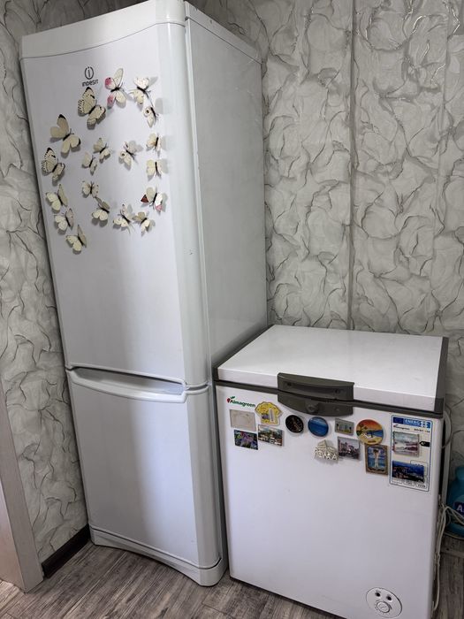 Холодильник  indesit