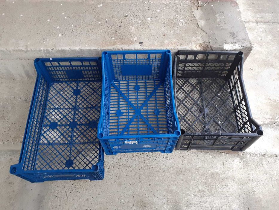 Vând lădițe din plastic