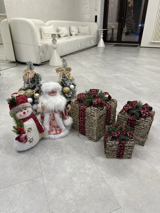 Продаю Елку со всеми игрушками