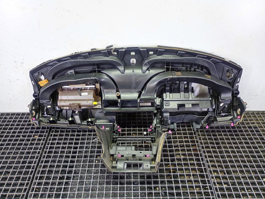 Plansa bord 8200173737 Renault Megane 2 (2002 - 2006) 1.9 dci F9Q804