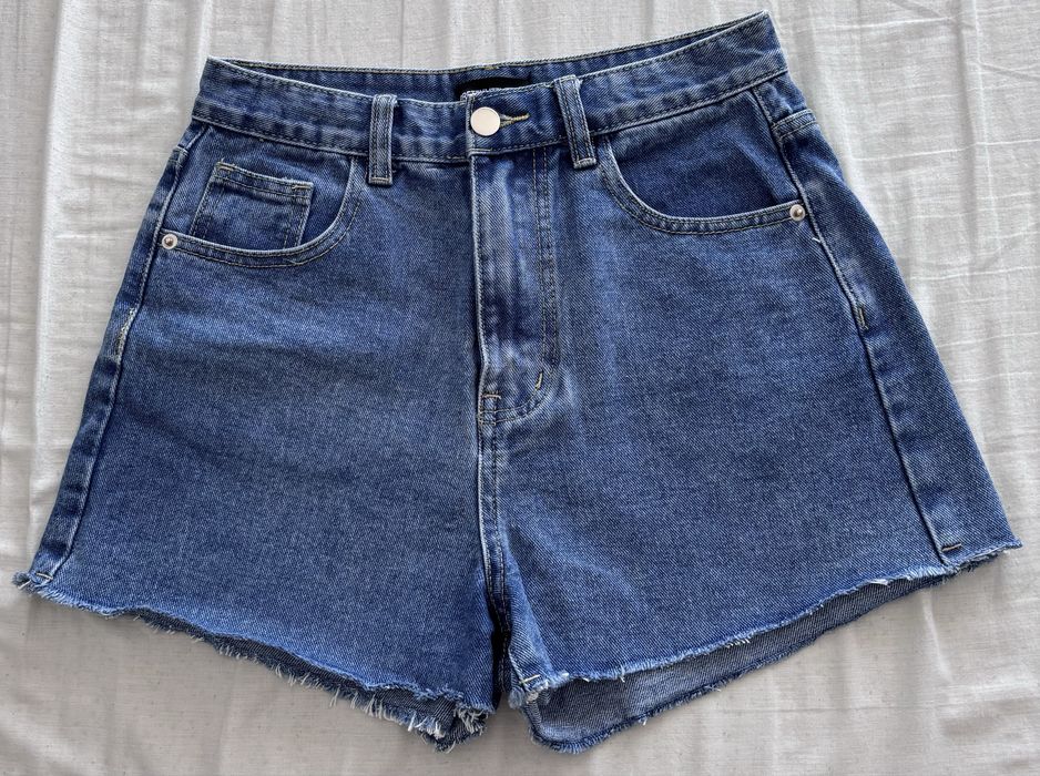 Pantaloni jeans scurti