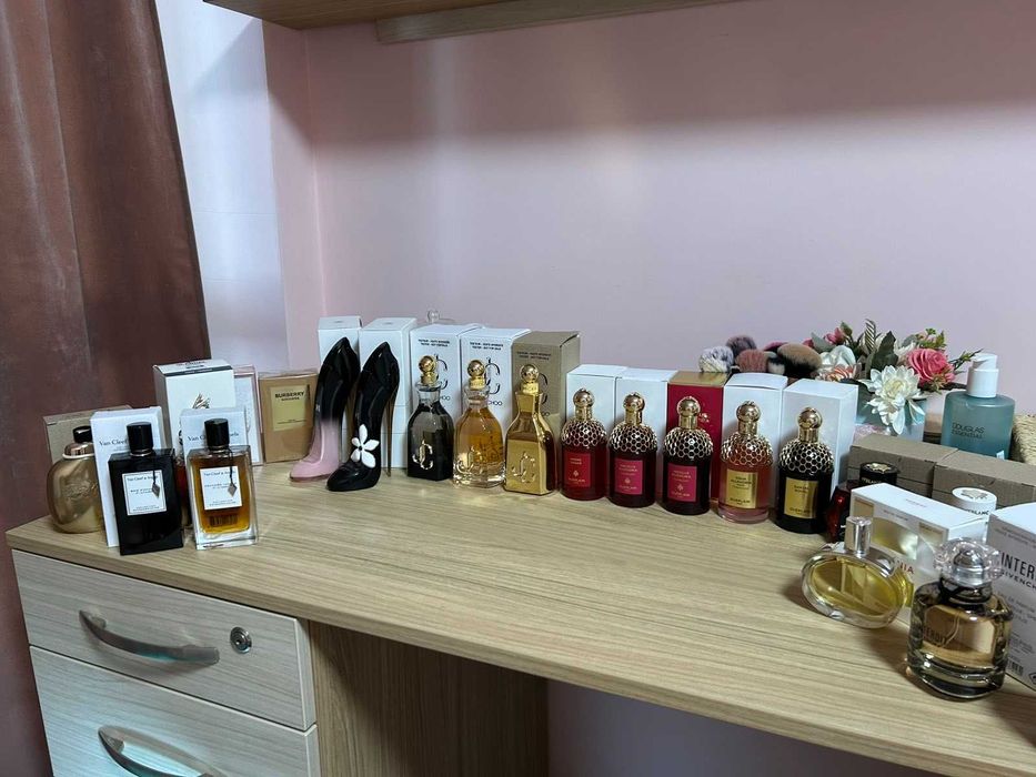 Дамски парфюми "Carolina Herrera","JIMMY CHOO","Montblanc","GUERLAIN","SCANDAL","COACH","VAN CLEEF","HERMÈS","GIVENCHY","Burberry","",