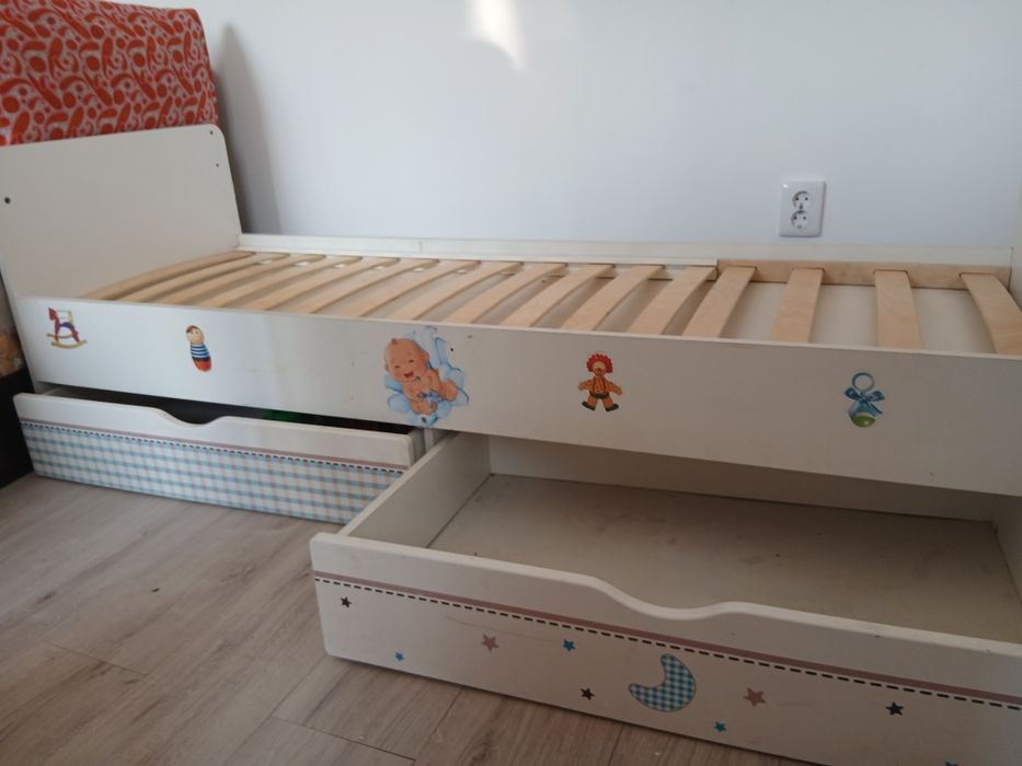 Кровать детскую продам