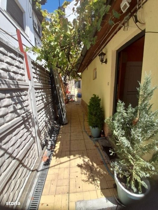 2 Casa renovate, singur curte, Piata Victoriei, Titulescu, Buzesti