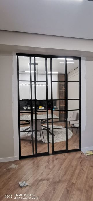 Душ, лофт, перила, зеркала