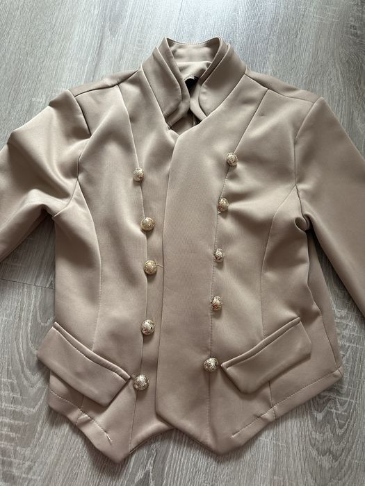 Дамско късо официално сако