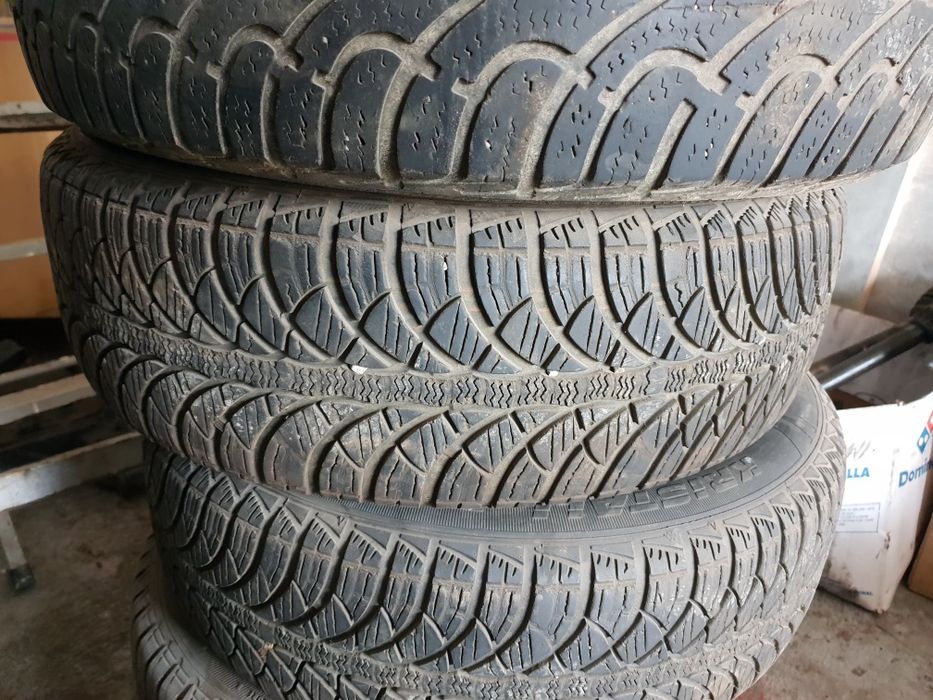 Алуминиеви джанти 14" със зимни гуми 175/65/14

Алуминиеви джанти:
-Цо