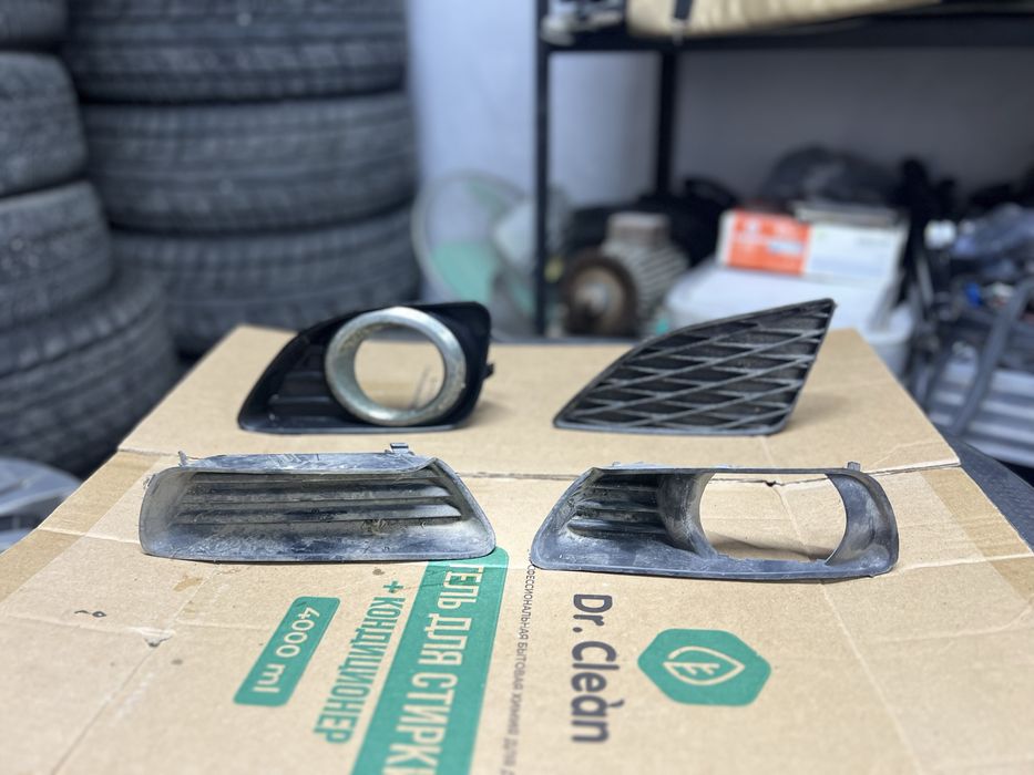 Заглушки противотуманок Toyota