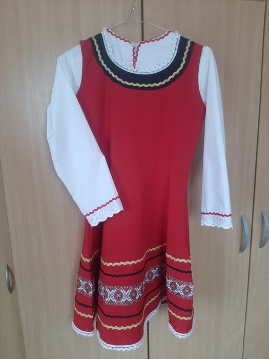 Народна носия за момиче