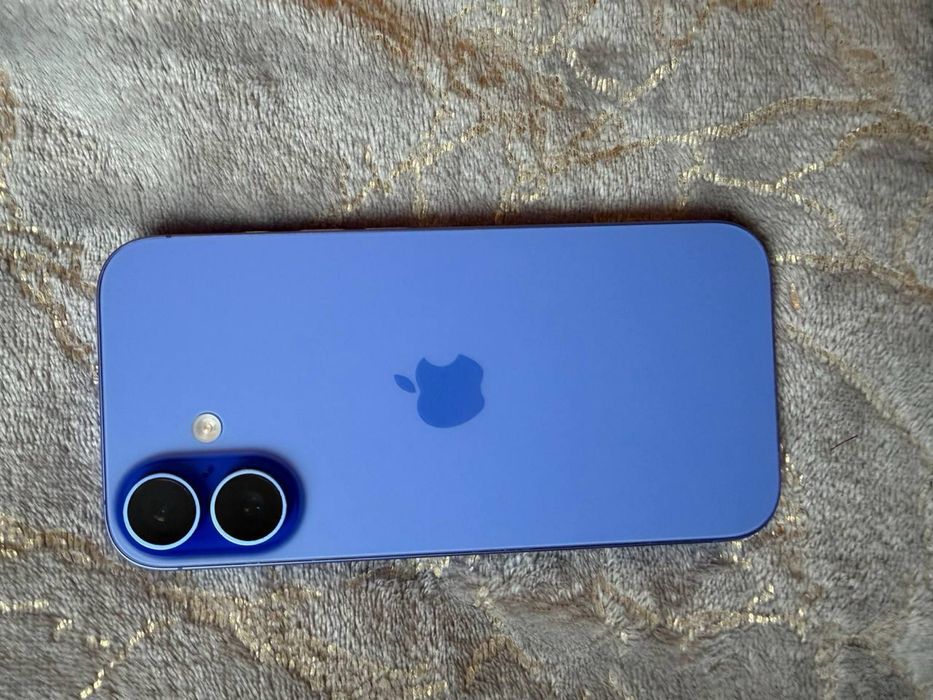 Смартфон IPhone 16 Идеальное состояние