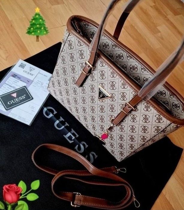 Geanta Guess,2 compartimente,logo metalic,saculet, etichetă