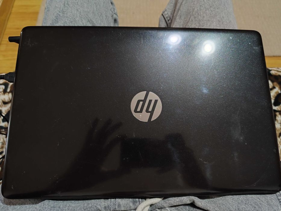 Laptop HP i5 generația 8 – Windows 10 Pro – stare foarte bună