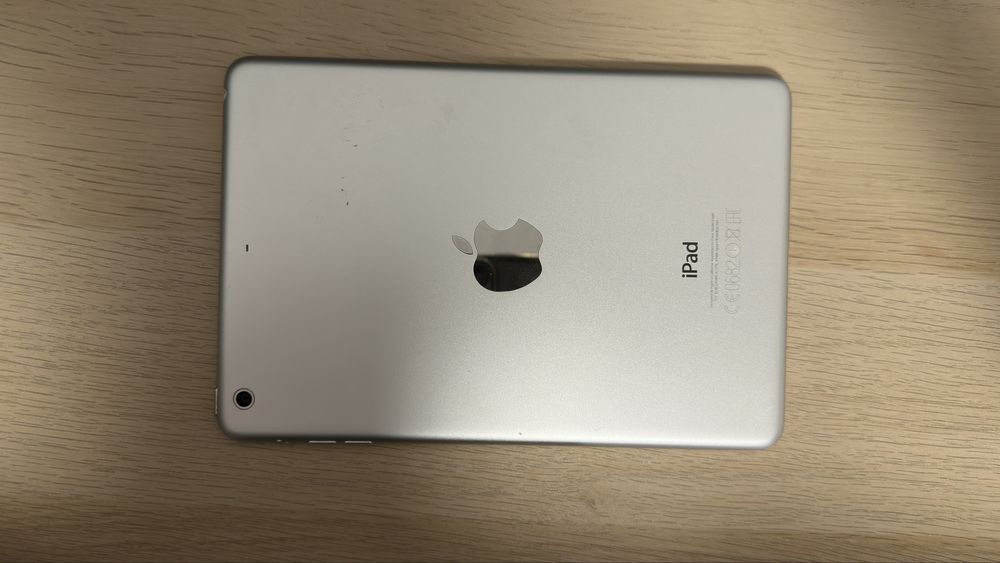 iPad Mini 2 A1489 – Funcțional, codat la activare – stare bună