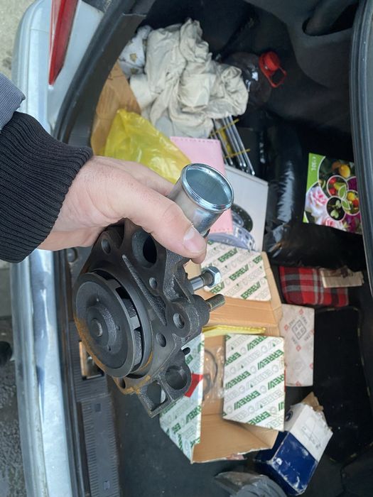 Части за ивеко 5912,4912,3510,водна помпа висящ лагер накладки