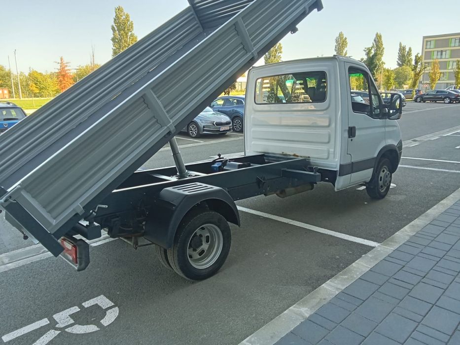 Vand Iveco basculabil pe 3 parti