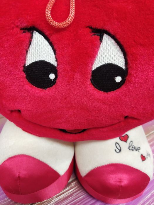 Мягкая игрушка в форме сердца. Германия.