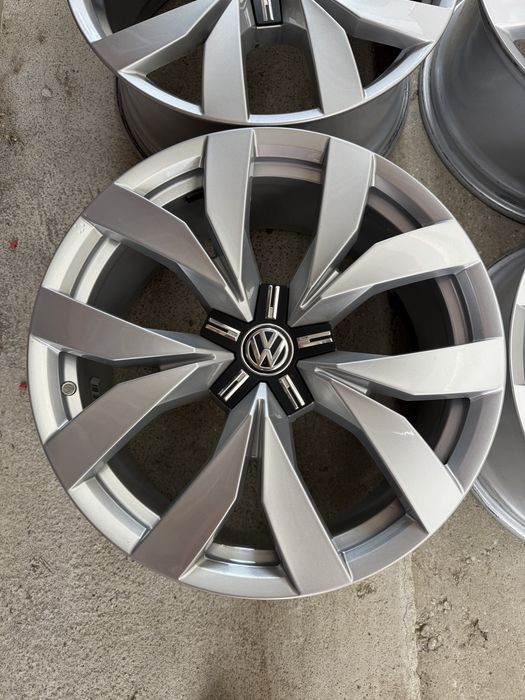 Jante Aliaj 20 Originale VW Touareg III CR Montero 760601025C