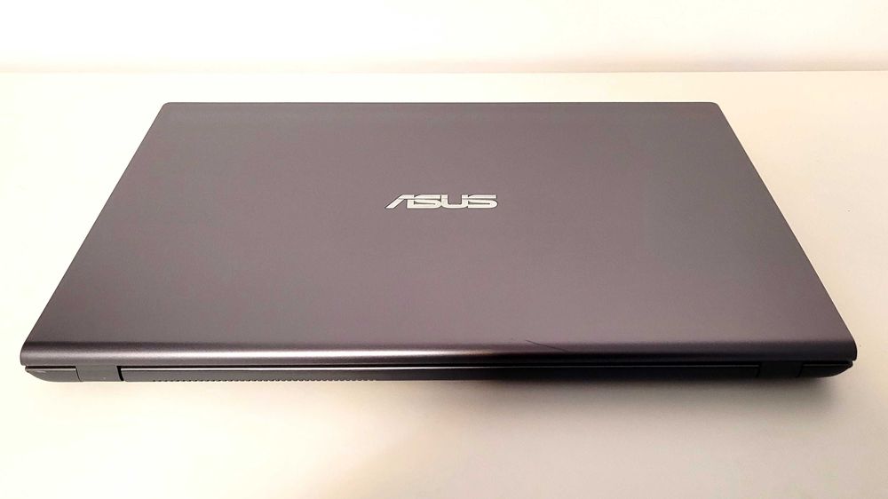 Laptop ASUS VivoBook, Intel i3, SSD, Windows 11