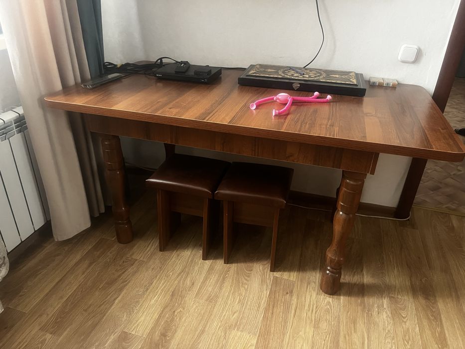 Продам стол в отличном состоянии
