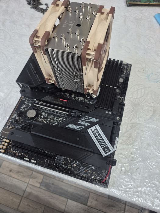 I7 12700kf + placa de baza z 690  ddr5+ cooler
