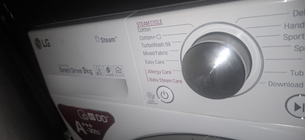 Mașină de spalat rufe LG (9 kg, 1400 RPM) - funcțională dar zgomotoasă