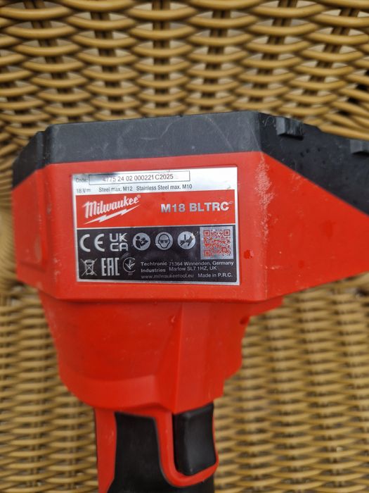 Mașină de tăiat tije filetate Milwaukee M18 BLTRC 2025