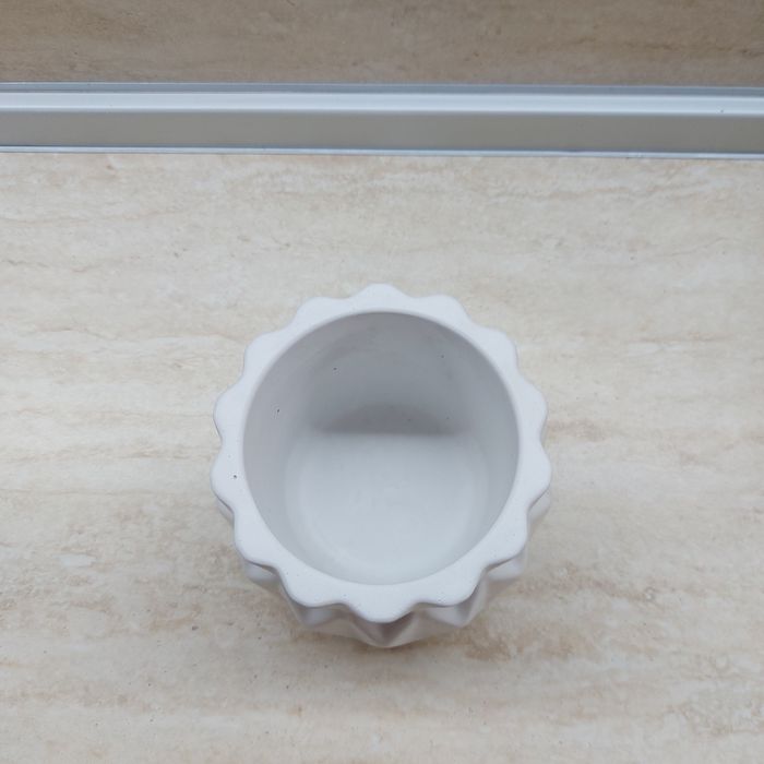 Керамична кашпа голяма