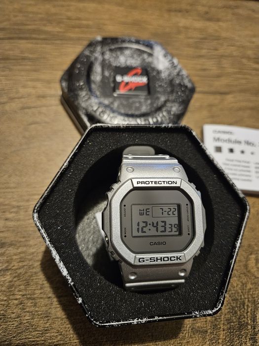 Casio G-SHOCK DW 5600FF nou