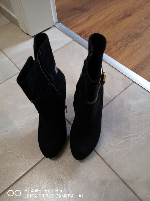 Продавам зимни дамски боти