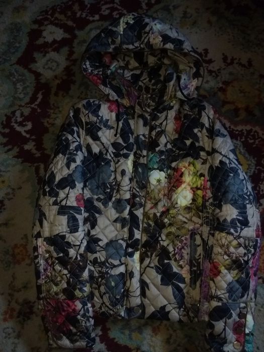 Vând geci mărimi diferite