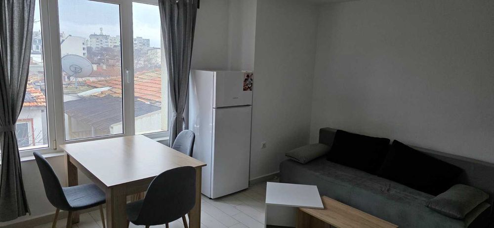 Двустаен под Колхозен пазар - Варна