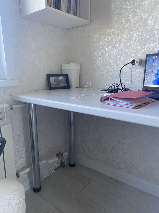 Столик письменный