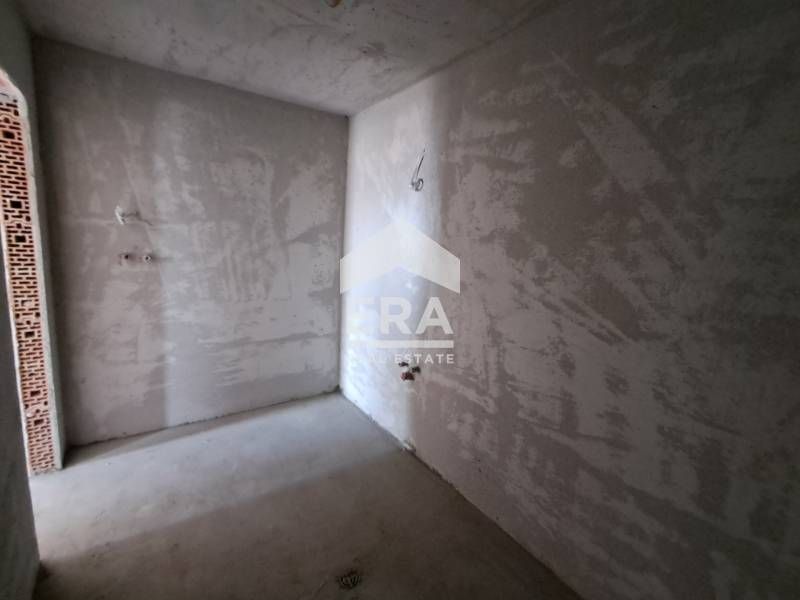 Продава се Тристаен апартамент в Варна, Погреби - 123 кв.м за 1708 €/кв.м - Снимка #4