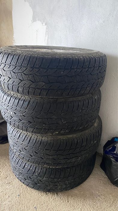Продам комплект шин