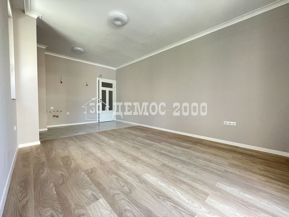 Продава се Двустаен апартамент в к.к. Св.Св. Константин и Елена - 67 кв.м за 1975 €/кв.м - Снимка #1