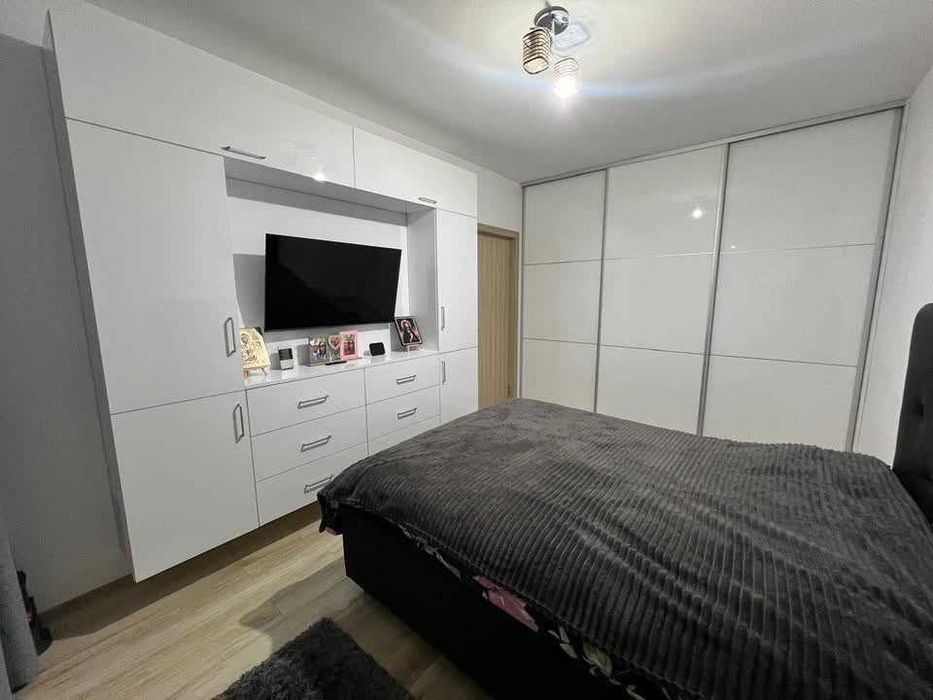 Vând apartament cu 1 dormitor și living – Florești, zona Terra
