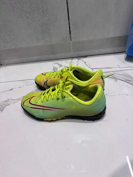 Футболни бутонки NIKE 38 номер
