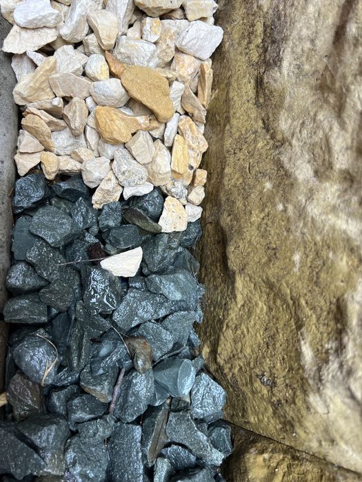 Vand pamant negru si piatra naturala