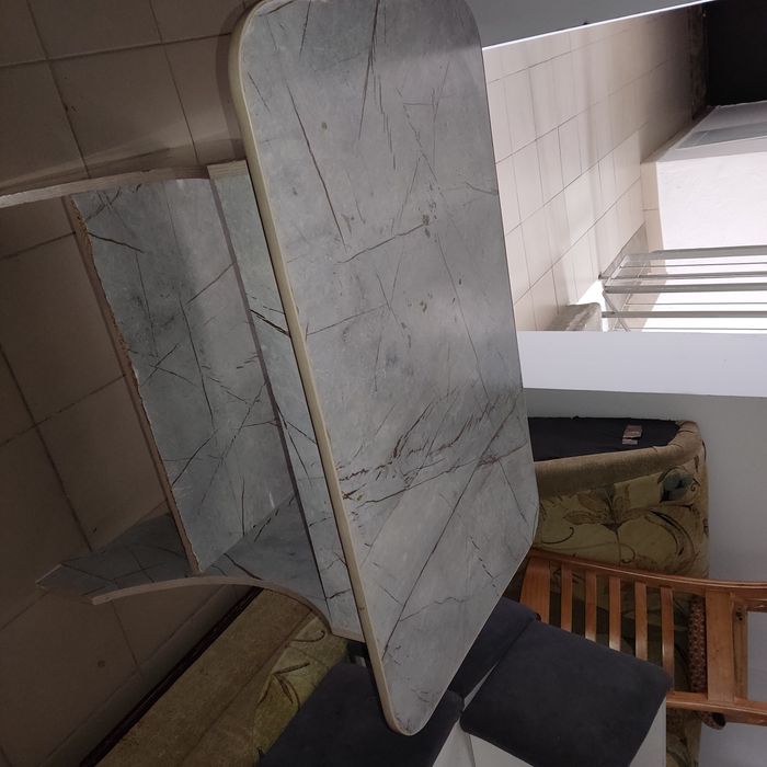 Продается Кухонный стол