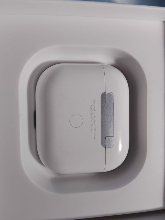 AirPods 3 поколения