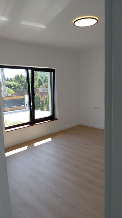 Casă finisată de vânzare
