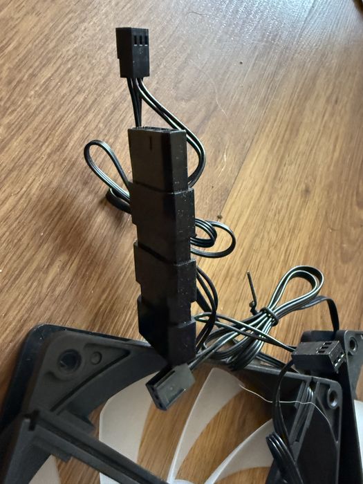 Aerocool 6x140 вентилатори